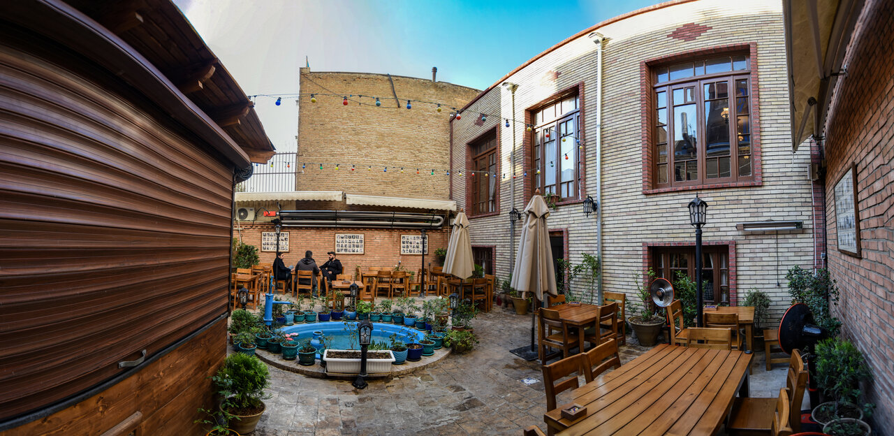 عمارت های قدیمی پاتوق طرفداران کتاب