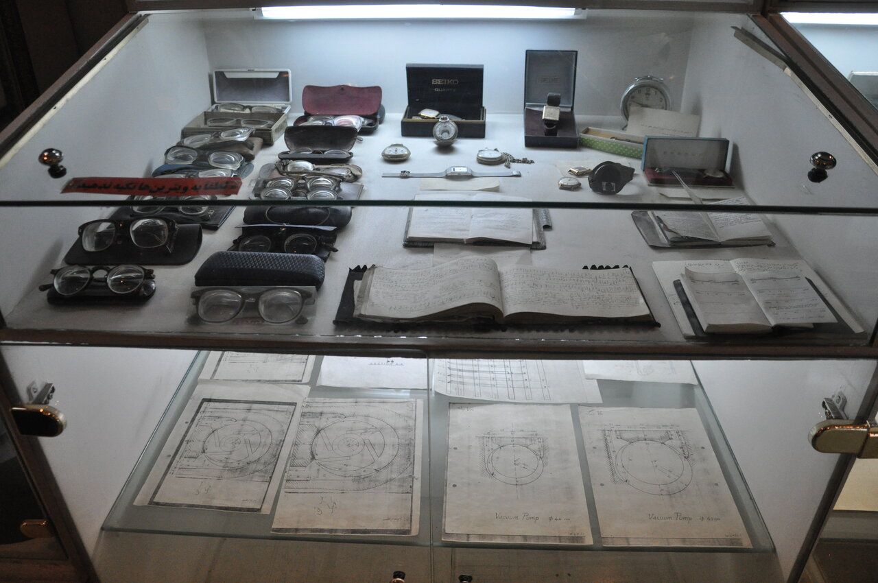 گشت و گذار میان کتابخانه چهرههای مشهور