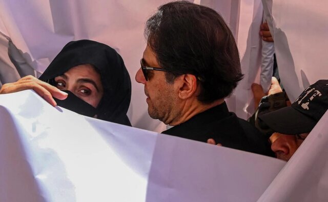 عمران خان و همسرش