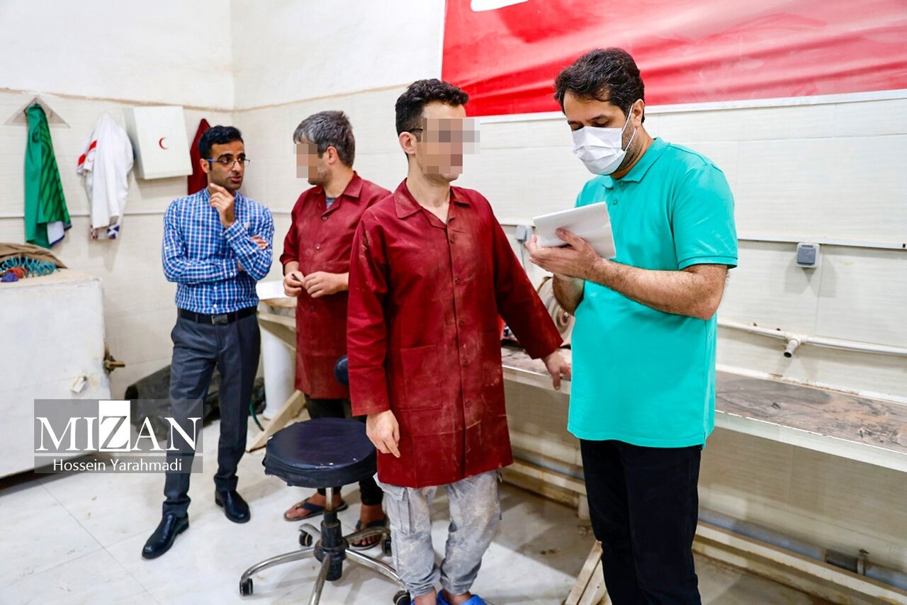 خبرنگار همشهری در زندان | در زندان بندرعباس چه می گذرد؟