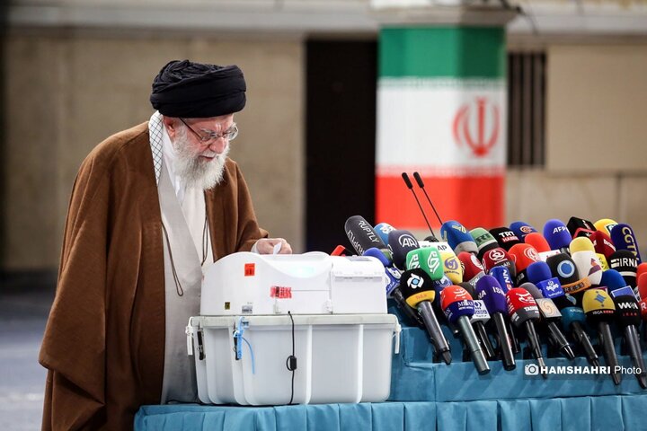 حضور رهبر معظم انقلاب اسلامی در مرحله دوم انتخابات مجلس