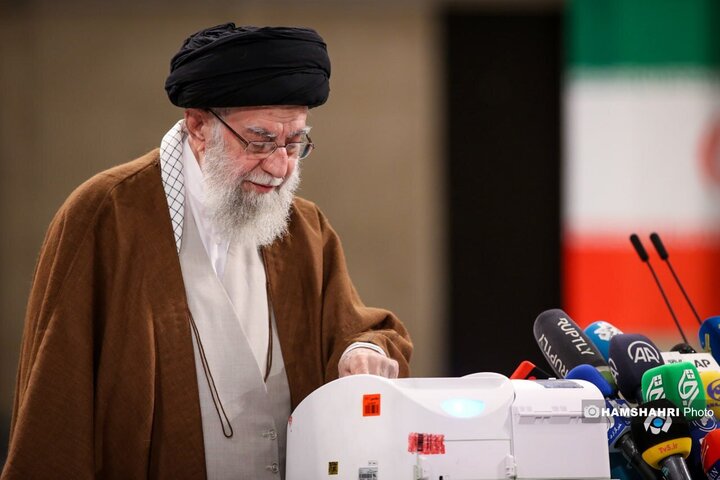 حضور رهبر معظم انقلاب اسلامی در مرحله دوم انتخابات مجلس