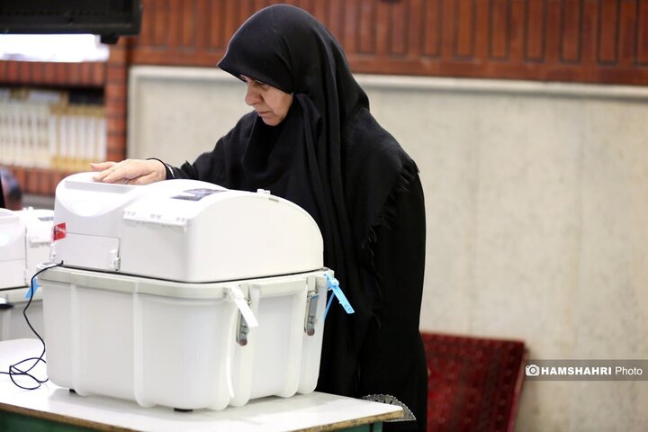 تصاویر رأی‌گیری مرحله دوم انتخابات در حوزه های انتخابیه تهران