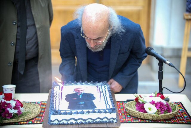 تغییر چهره بازیگران در جشن تولد ۷۳ سالگی آقای کارگردان | رضا عطاران با عینک دودی و ...|  اسم فیلم جدید این کارگردان | ویدئو