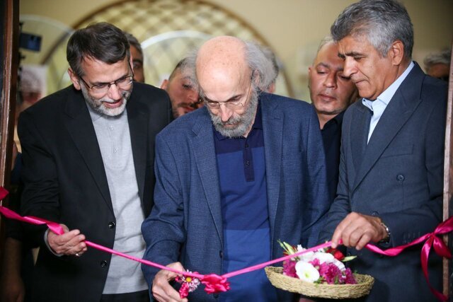 تغییر چهره بازیگران در جشن تولد ۷۳ سالگی آقای کارگردان | رضا عطاران با عینک دودی و ...| اسم فیلم جدید این کارگردان | ویدئو