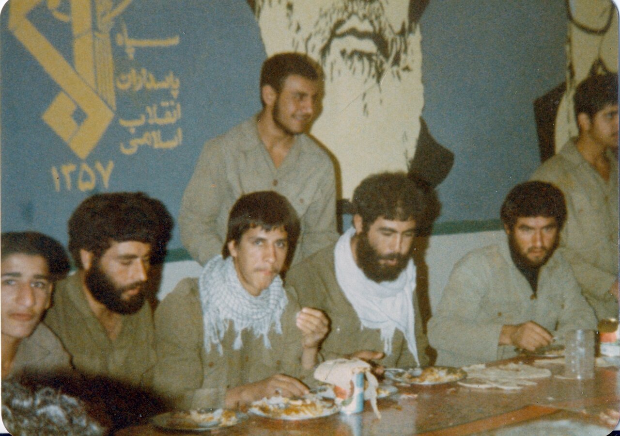 شهیدی که از لاتهای قبل از انقلاب بود+ تصاویر | در محله قمهکشی میکرد؛ از او میترسیدم تا اینکه ...