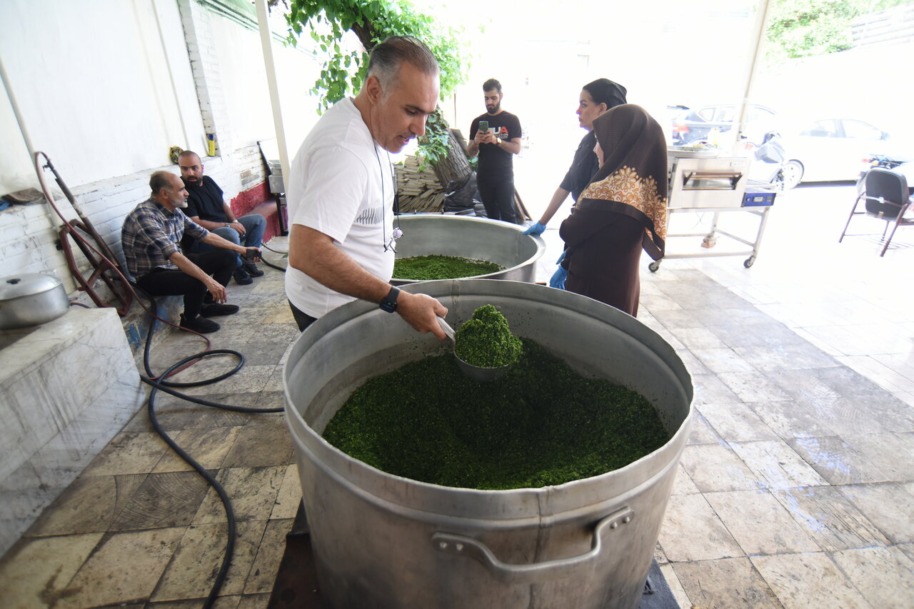 یک خانه خاص به نام خونه ۱۹ در خیابان مولوی | دراین خانه برای بچه های خدا غذا تهیه می کنند