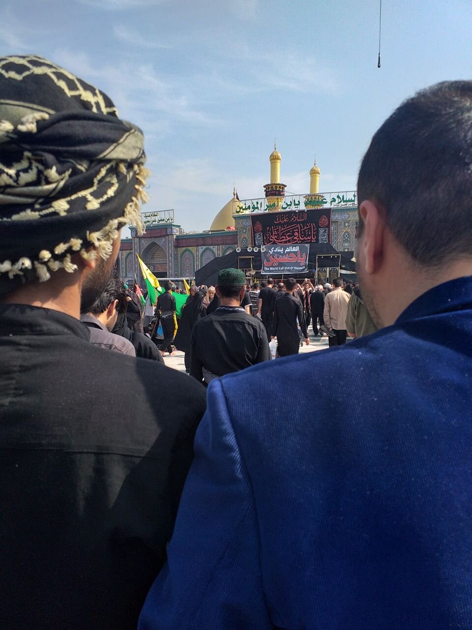 این نابینا برای مسابقات تیم محبوبش گزارشگر ویژه دارد | تا ۱۲ سالگی فوتبال بازی می کردم