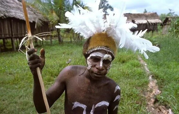 با آخرین قبیله آدم خوارها در جهان آشنا شوید