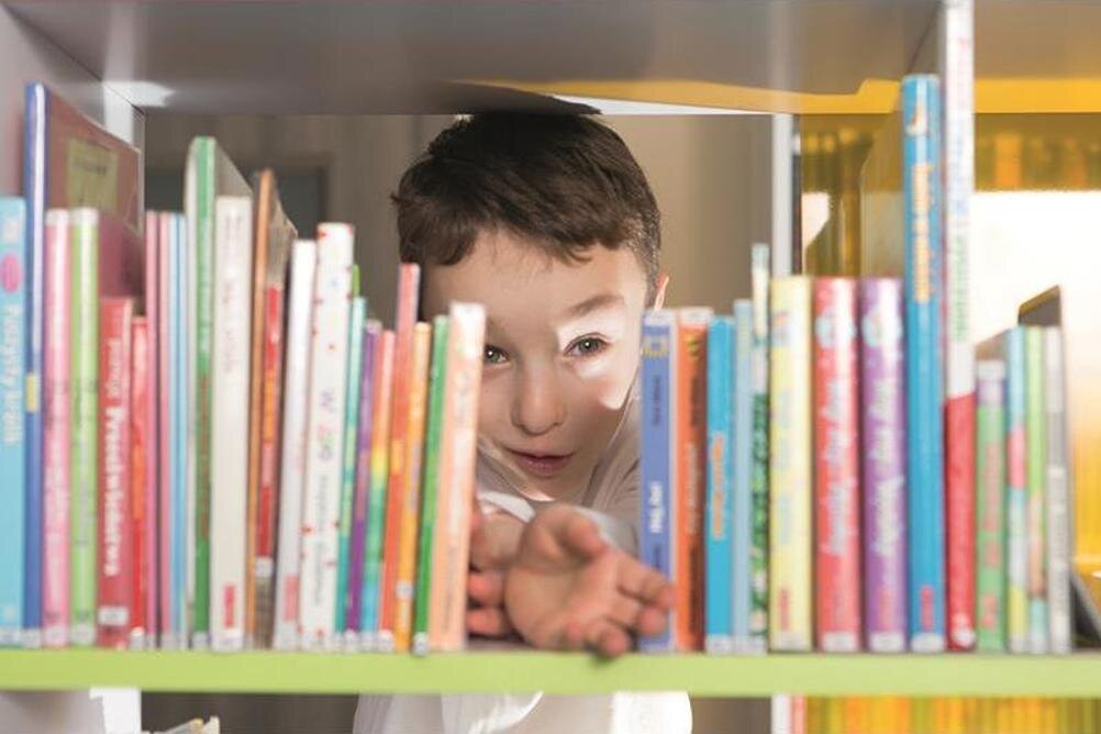 چه کنیم کتابخانه‌های مدارس رونق گیرند؟