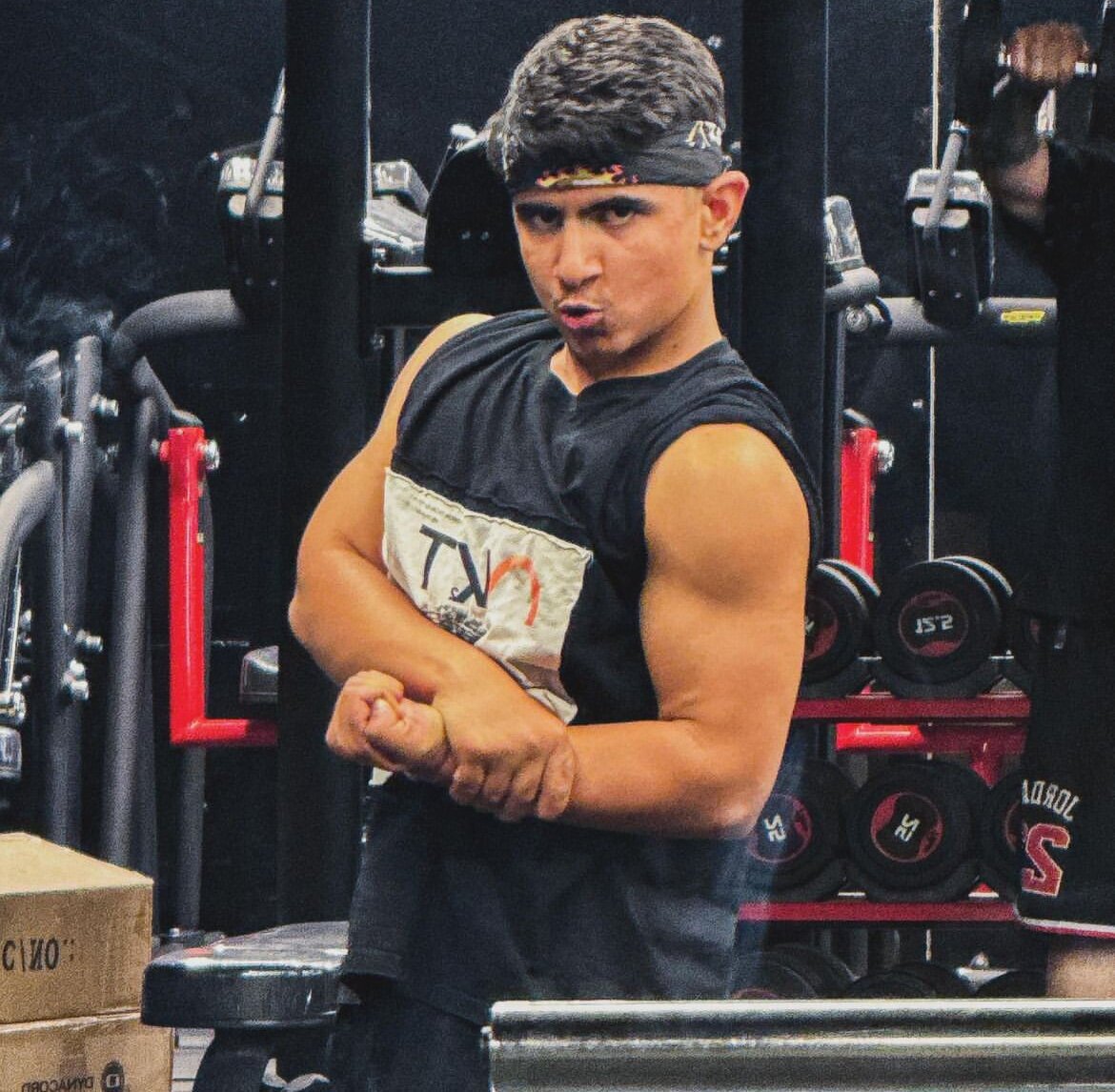 فیگور خاص پسر هادی چوپان؛ پسر کو ندارد نشان از پدر! | عکس