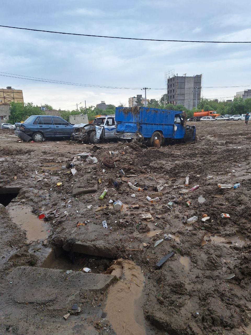 تصاویری از آخرین وضعیت اهالی محله سیدی مشهد دو روز پس از سیل + فیلم