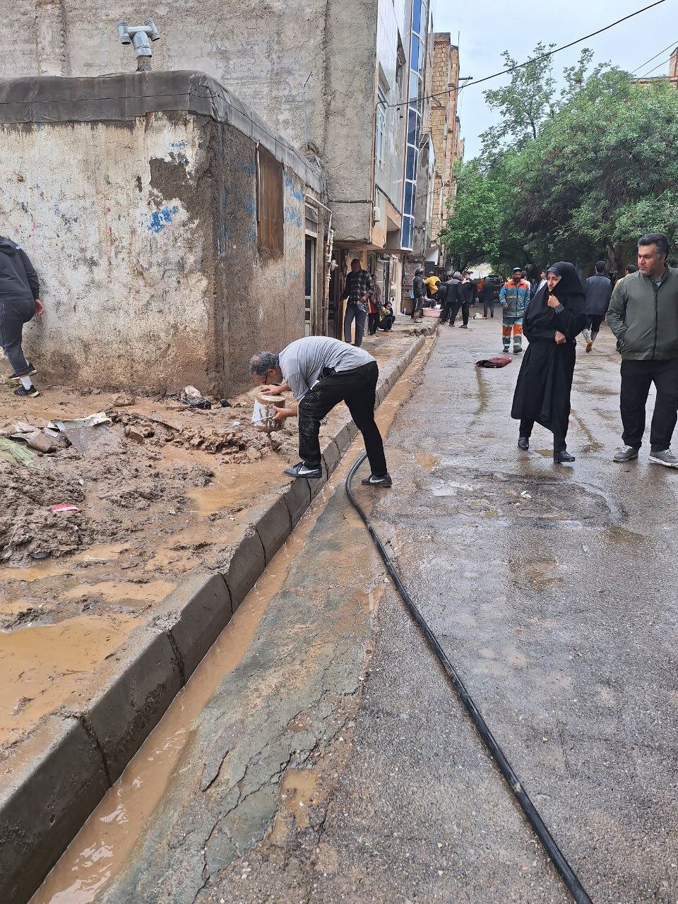 تصاویری از آخرین وضعیت اهالی محله سیدی مشهد دو روز پس از سیل + فیلم