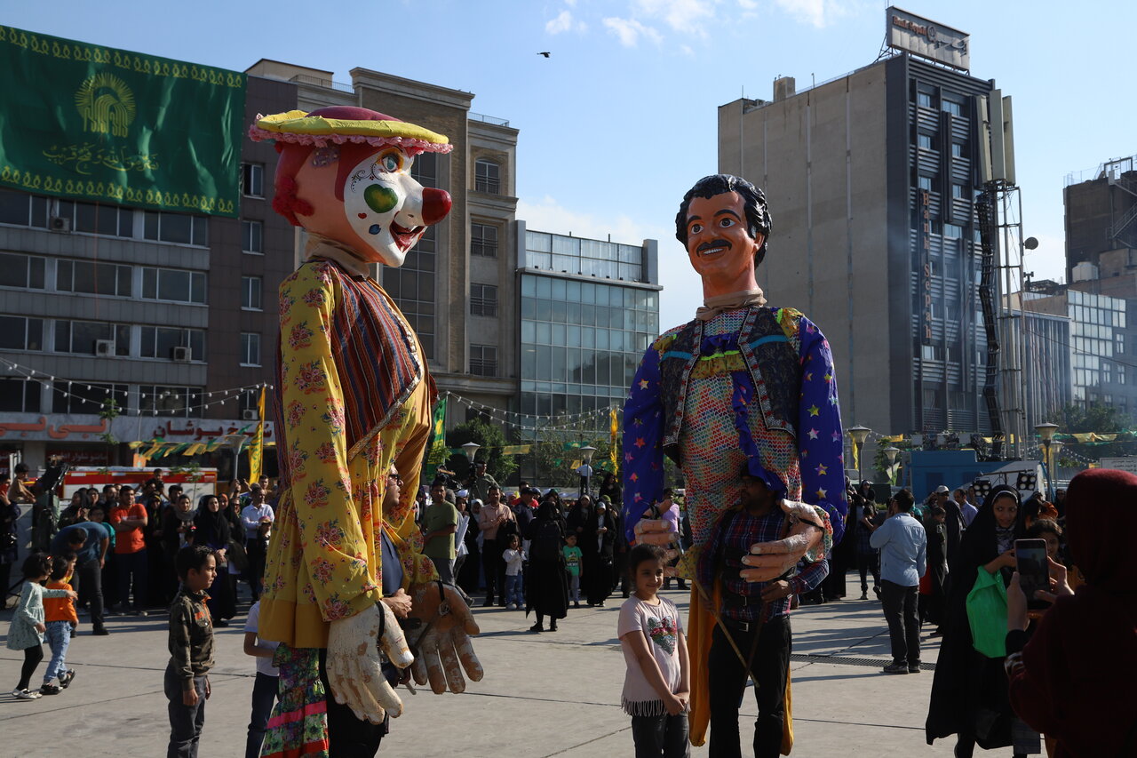 ۱۳ روایت از جشن بزرگ امام رضاییها که در تهران برگزار شد | از حضور پرنده های سبز تا پاتوق آبادانیهای عاشق امام رضا!