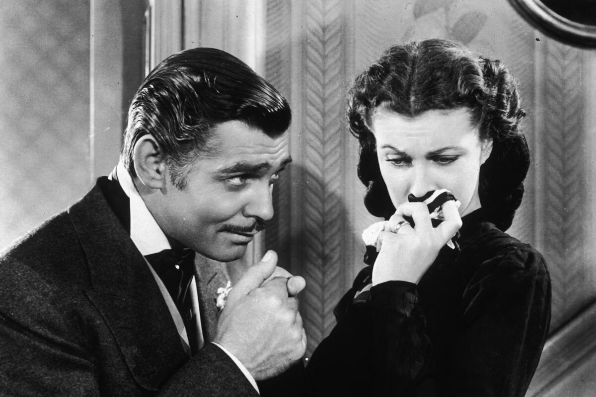 از چارلی چاپلین تا آدری هپبورن | شمایلهای جاودانه عشق در تاریخ سینما