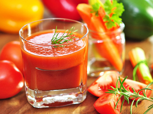 ۵ دلیل که چرا آب گوجه‌فرنگی برای سلامتی شما مفید است