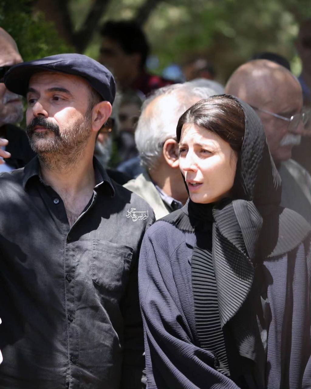 چهره‌هایی که برای وداع با زری خوشکام آمدند + تصاویر |  لیلا حاتمی و علی مصفا در مراسم خاکسپاری مادرش