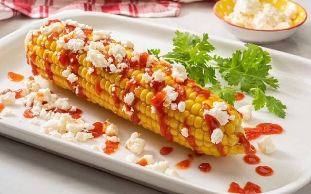 ۴ مدل سس هیجانانگیز برای پخت بلال با شیر بدون منقل و فر در خانه