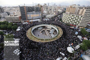 حضور گسترده مردم تهران در میدان ولیعصر (عج) برای پاسداشت سیدالشهدای خدمت | تصاویر