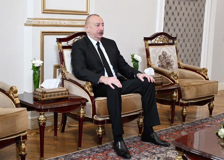 تصاویر ویژه حضور علیاف در سفارت ایران برای ادای احترام و تسلیت