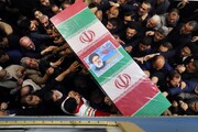 اقامه نماز رهبر انقلاب بر پیکر رئیس‌جمهور شهید و همراهانش + تصاویر
