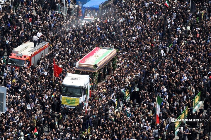 مراسم تشییع پیکر رئیس جمهور و همراهان شهیدش در تهران