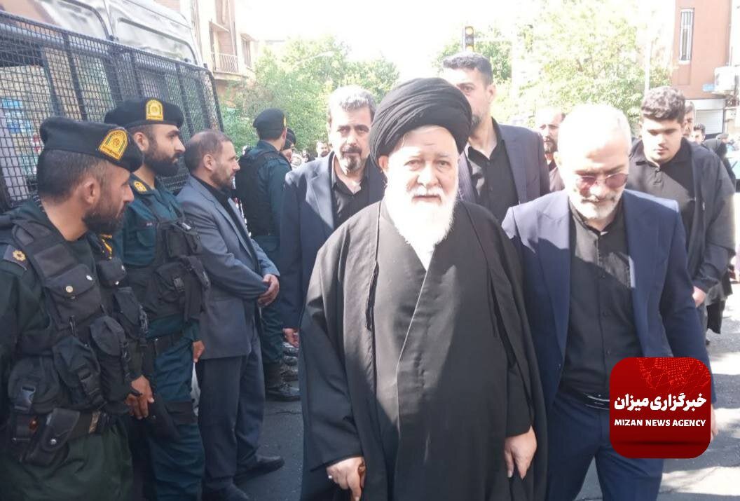آیتالله علمالهدی، امام جمعه مشهد در مراسم تشییع پیکر شهید رئیسی | تصاویر