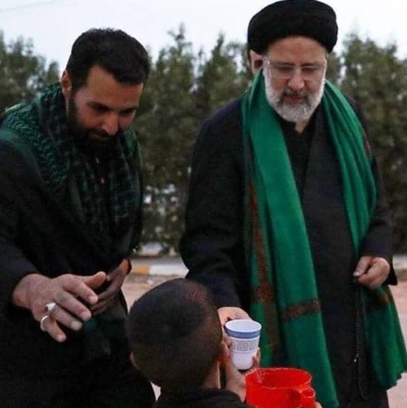 رئیس جمهور خادم امام غریب بود | خاطرات خادمان آستان رضوی از رئیس جمهور