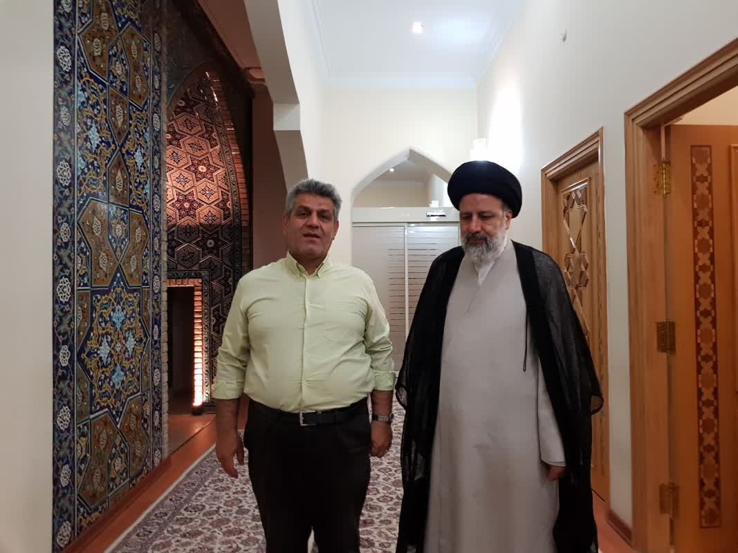 رئیس جمهور خادم امام غریب بود | خاطرات خادمان آستان رضوی از رئیس جمهور