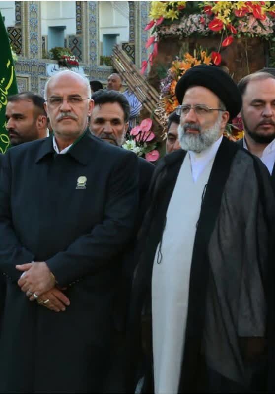 رئیس جمهور خادم امام غریب بود | خاطرات خادمان آستان رضوی از رئیس جمهور
