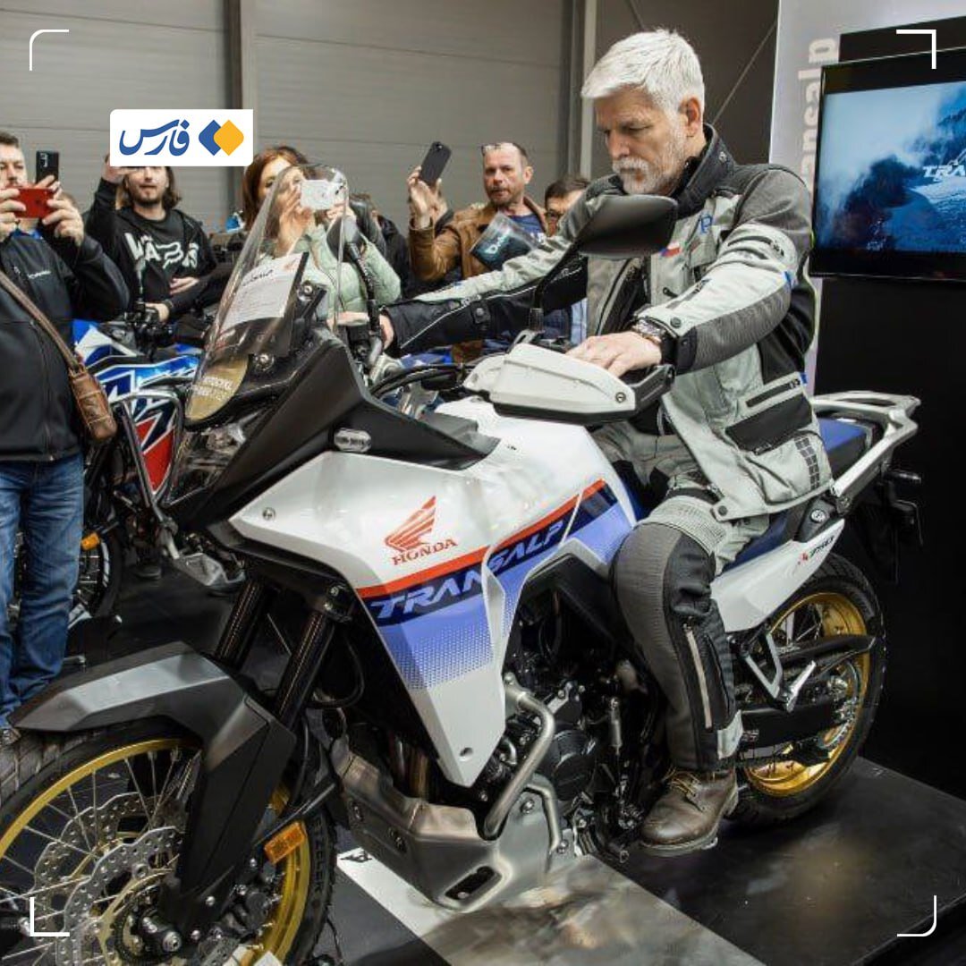 عادت رئیسجمهور چک کار دست او داد + تصاویر