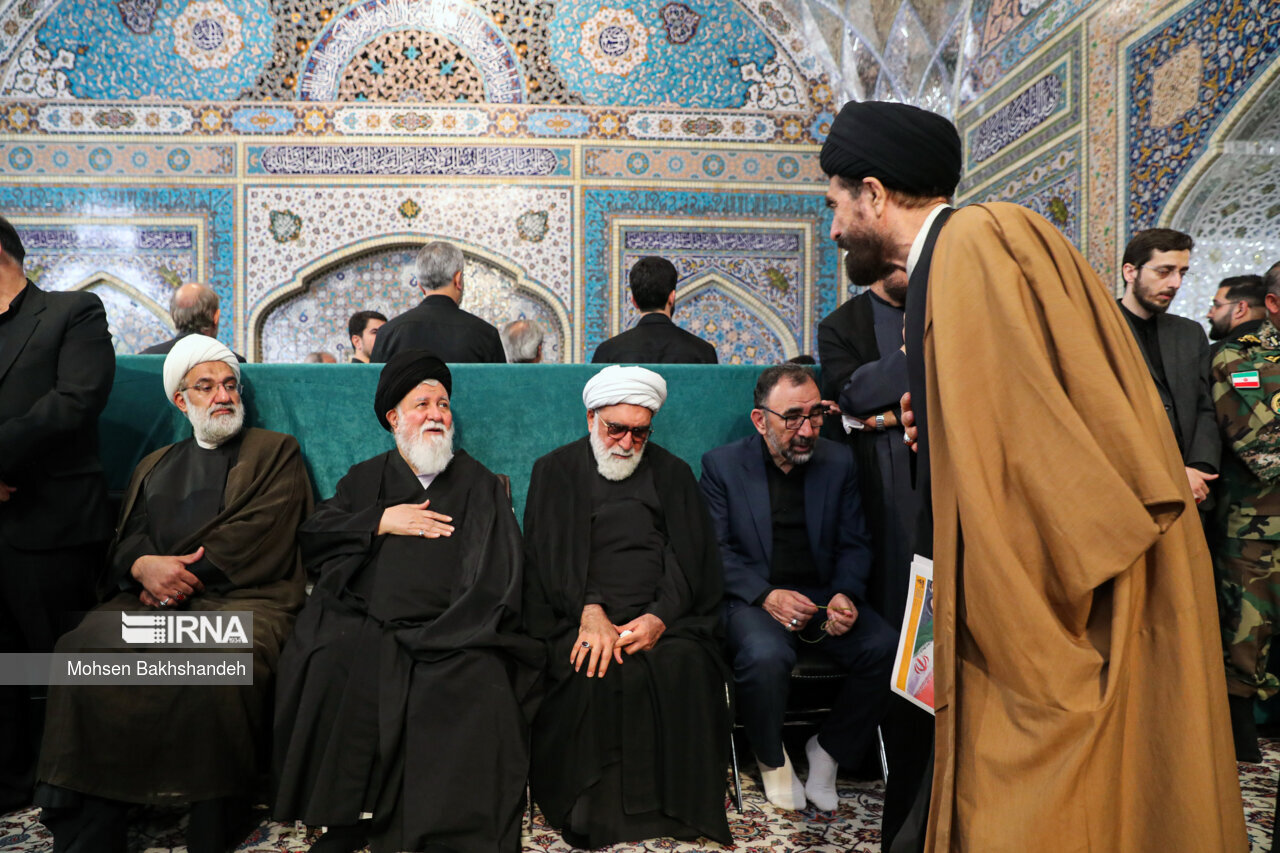 تصاویری از چهره غمگین آیتالله علمالهدی در سوگ شهید سید ابراهیم رئیسی