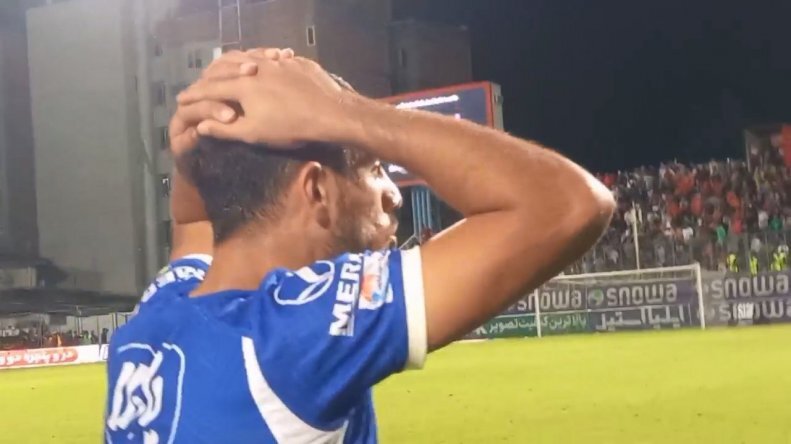 تصاویر لحظهای که استقلالیها و جواد نکونام از نتیجه بازی پرسپولیس باخبر شدند | بهت و حیرت آبیها از نتیجه تاریخی قرمزهای پایتخت