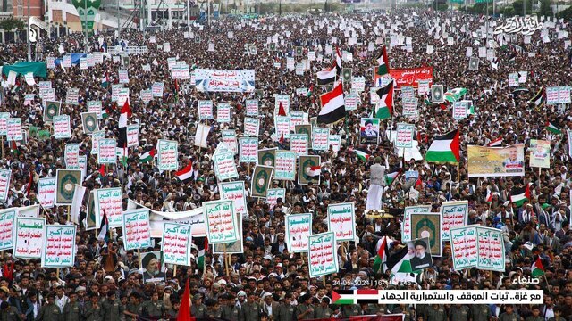 تصاویر شهید رئیسی در تجمع میلیونی مردم یمن برای حمایت از فلسطین
