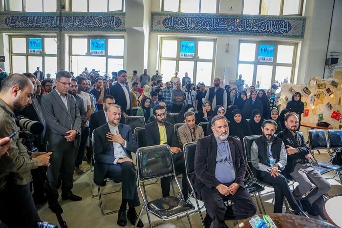 روایت خانم شاعر از رئیس جمهور شهید | برنامه را لغو نکرد، مستقیم از سفر خارجی به شهر ما آمد