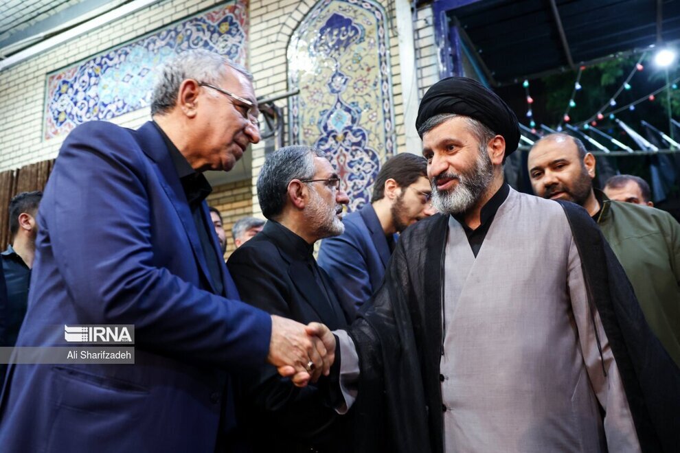 حضور فرزندان رهبر انقلاب در گرامیداشت شهید رئیسی در مسجد ارک + تصاویر