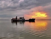 پس از ۵ سال آب به این منطقه دریاچه ارومیه رسید | کشتی حمزه را در زیباترین غروب دریاچه ببینید