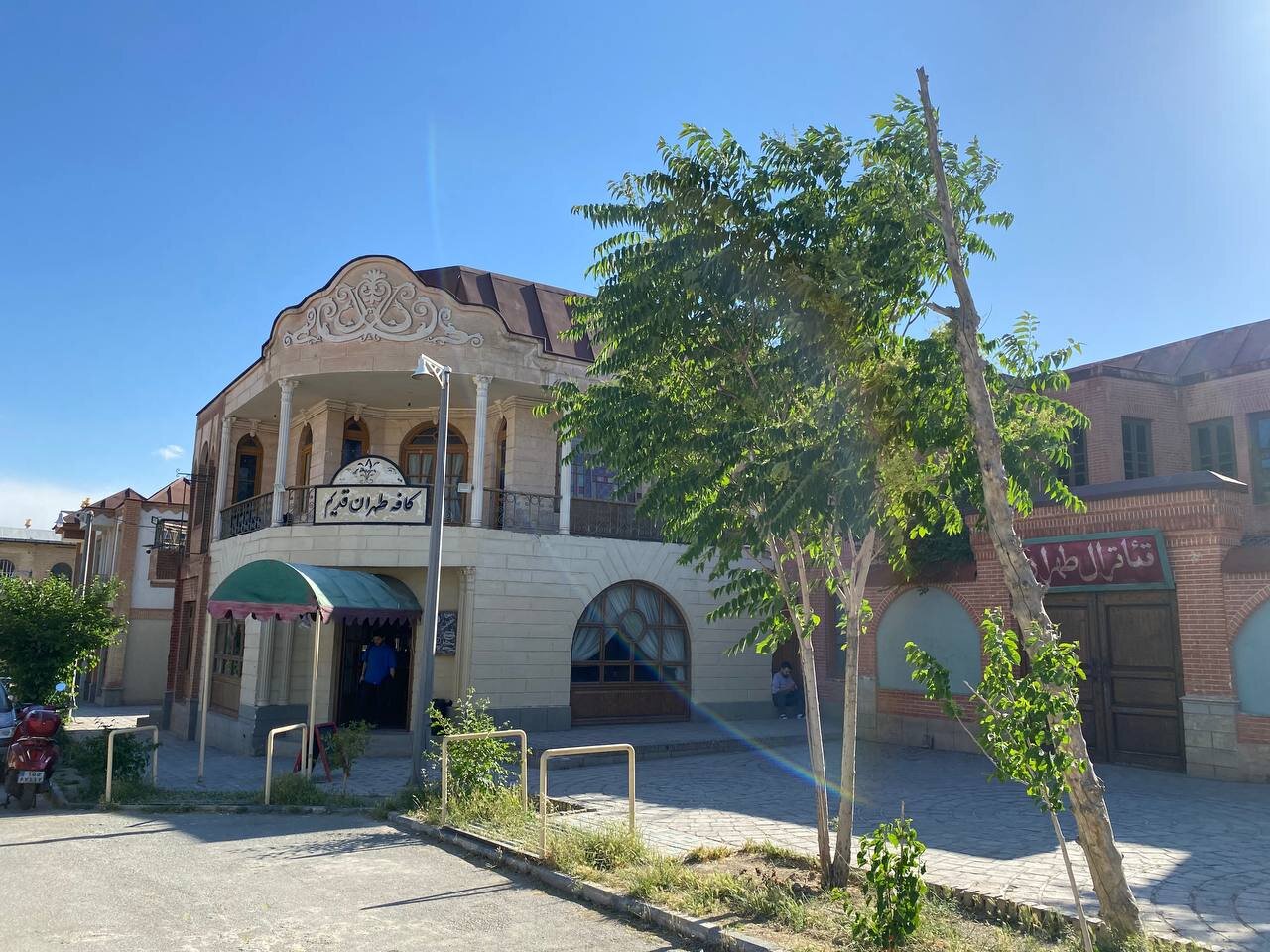 در لاله زار قدیم قدم بزنید | خاطره بازی با فیلم ها و سریال ها