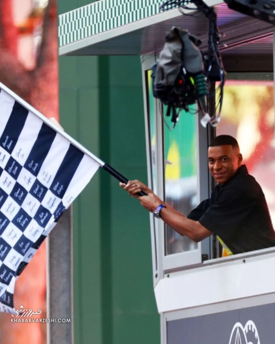 امباپه در یک مکان غیرمنتظره دیده شد! | تصاویر