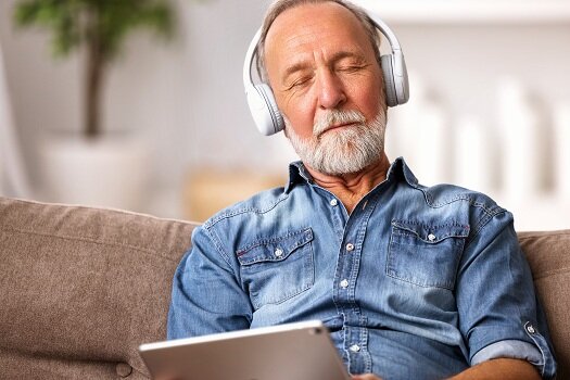 موسیقی نوستالژیک می تواند به تقویت حافظه افراد مبتلا به زوال عقل کمک کند