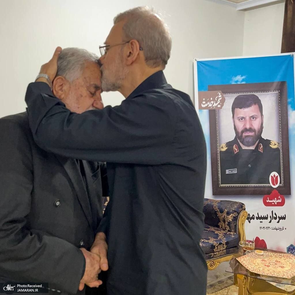 لاریجانی در منزل شهدای سانحه بالگر رئیس جمهور | تصاویر
