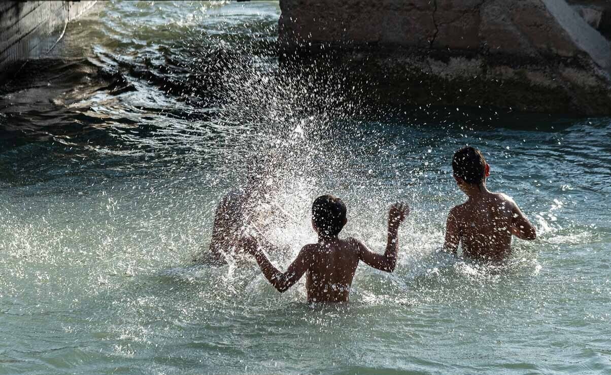 با اینا تابستونو سر می کنم / چگونه از گرما فرار کنیم؟ 3 با اینا تابستونو سر می کنم یا چگونه از گرما فرار کنیم؟