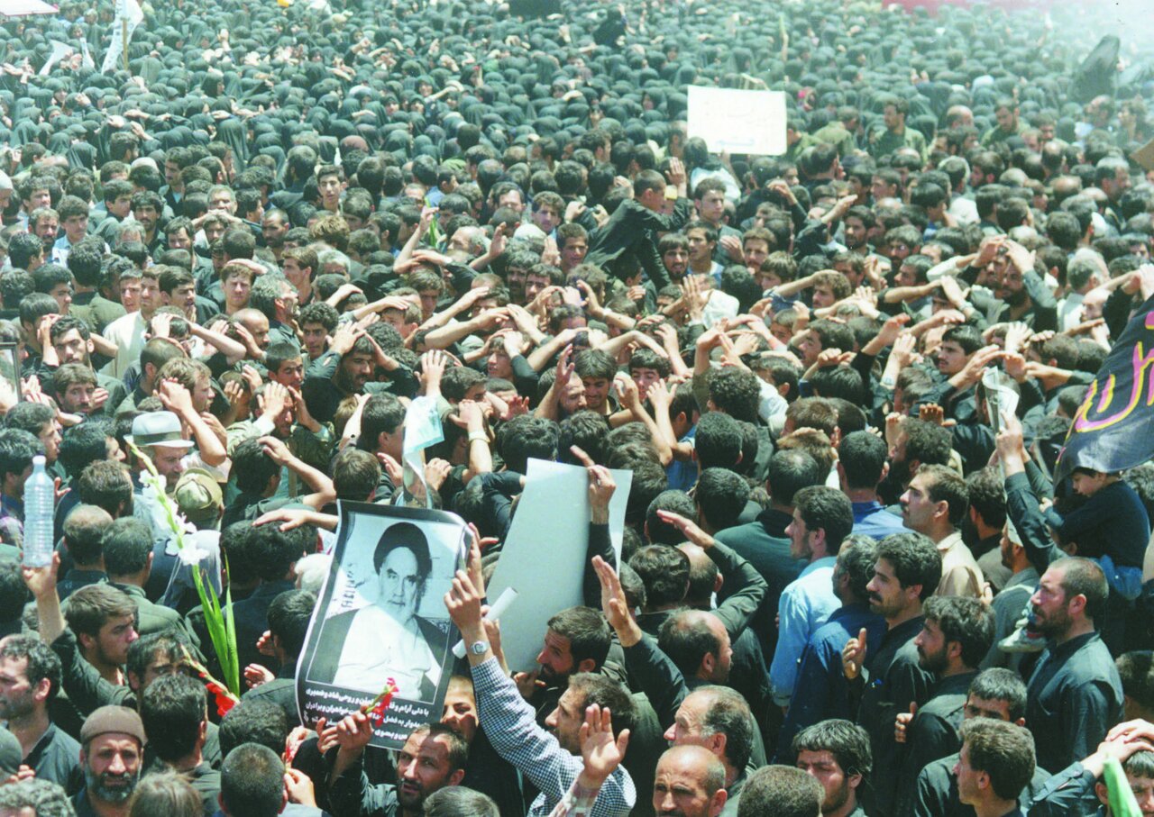 عکس های کمتر دیده شده از مراسم رحلت امام خمینی (ره) در دهه ۸۰