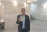 محمود صادقی در انتخابات ریاست جمهوری ثبت‌نام کرد | ویدئو