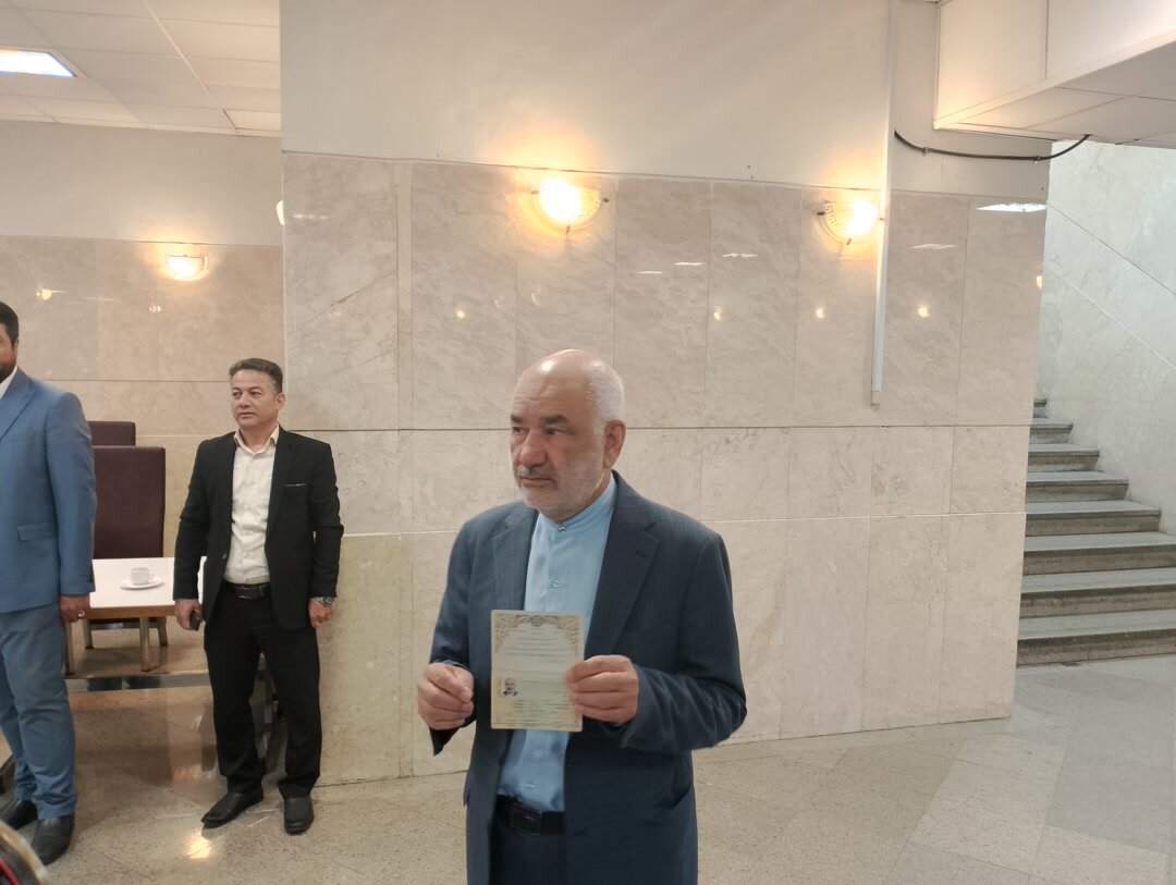 آخرین روز ثبت نام انتخابات ریاست جمهوری؛ چه کسانی آمدند؟ + تصاویر | در حال تکمیل