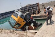 لحظه غرق شدن کامیون در اسکله کوهین استان هرمزگان | ویدئو