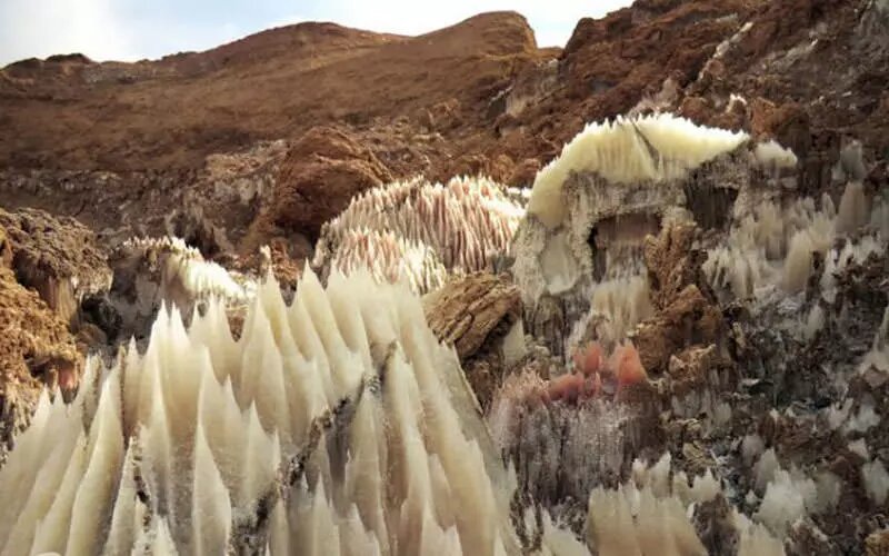 غارهای نمکی گرمسار، زیباترین جاذبه گردشگری برای عاشقان طبیعت + تصاویر