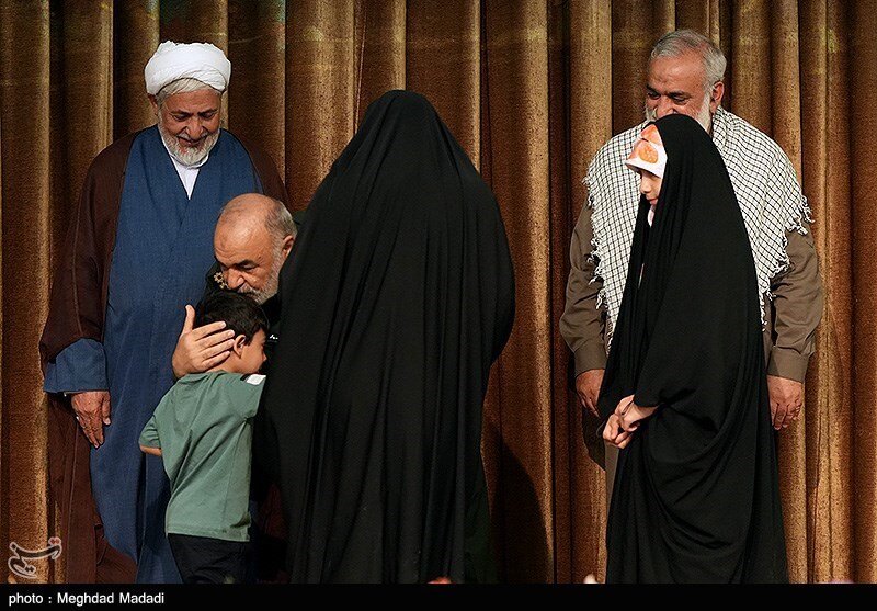 تصاویر جالب از برخورد فرمانده کل سپاه پاسداران با کودکان