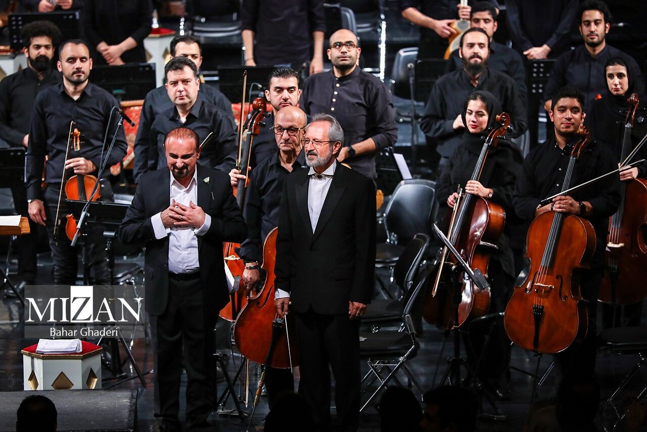 عبدالحسین مختاباد بعد از ۶ سال روی صحنه در ارکستر ملی ایران | تصاویر