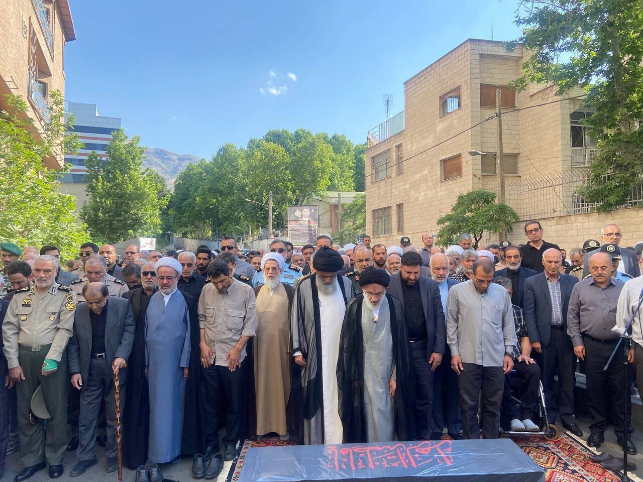 اولین تصاویر از تشییع پیکر همسر شهید صیاد شیرازی